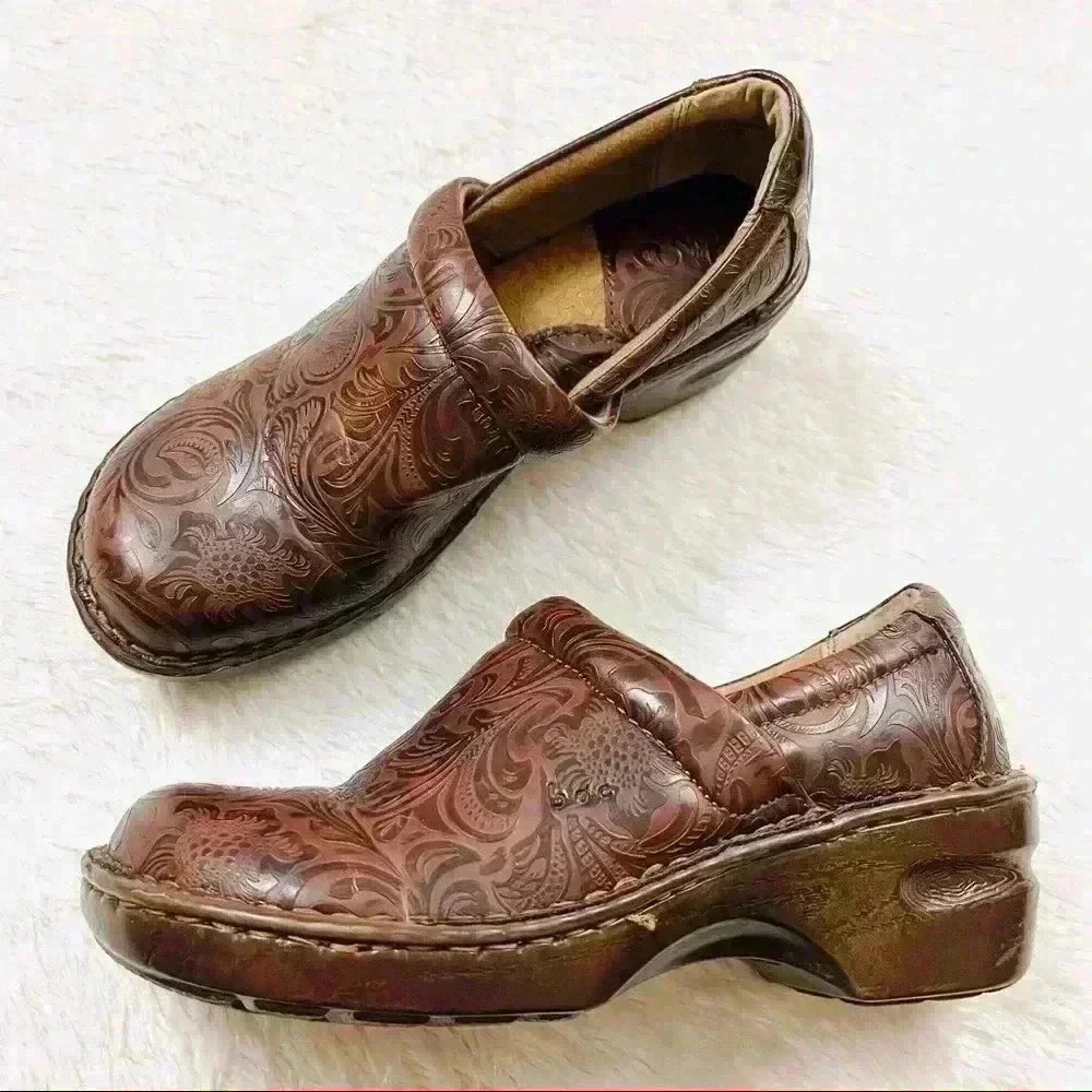 B.O.C Brown Edged Peggy Tooled Clog Comfort Shoes Size 9W